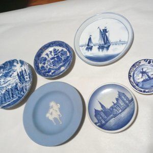 6 Vintage Blue and White Various Items Bundle
